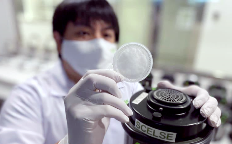 Dr. Irvan Luhung of NTU's Singapore Centre for Environmental Life Sciences Engineering with the SASS 3100 air sampler. (Photo: SCELSE- NTU)